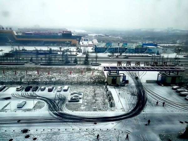 膜結構在遇見下雪時怎么辦？